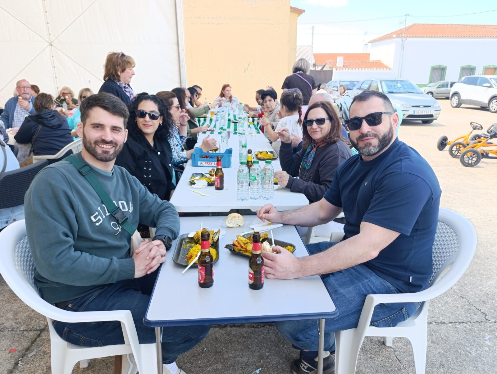 La paella popular de Cabrillas marca el final de las fiestas