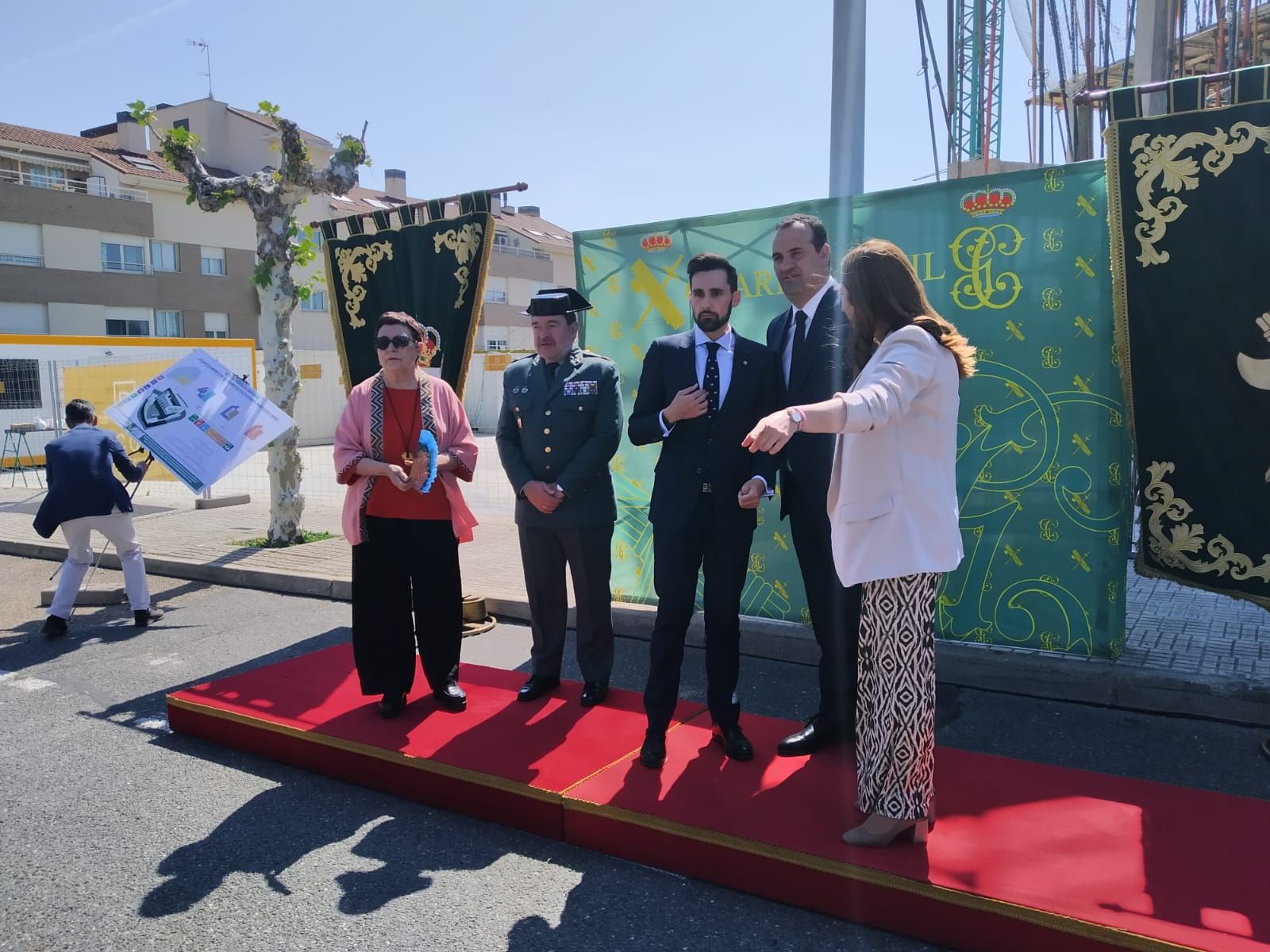 visita-secretario-de-estado-de-seguridad-al-cuartel-de-la-guardia-civil-de-santa-marta-8