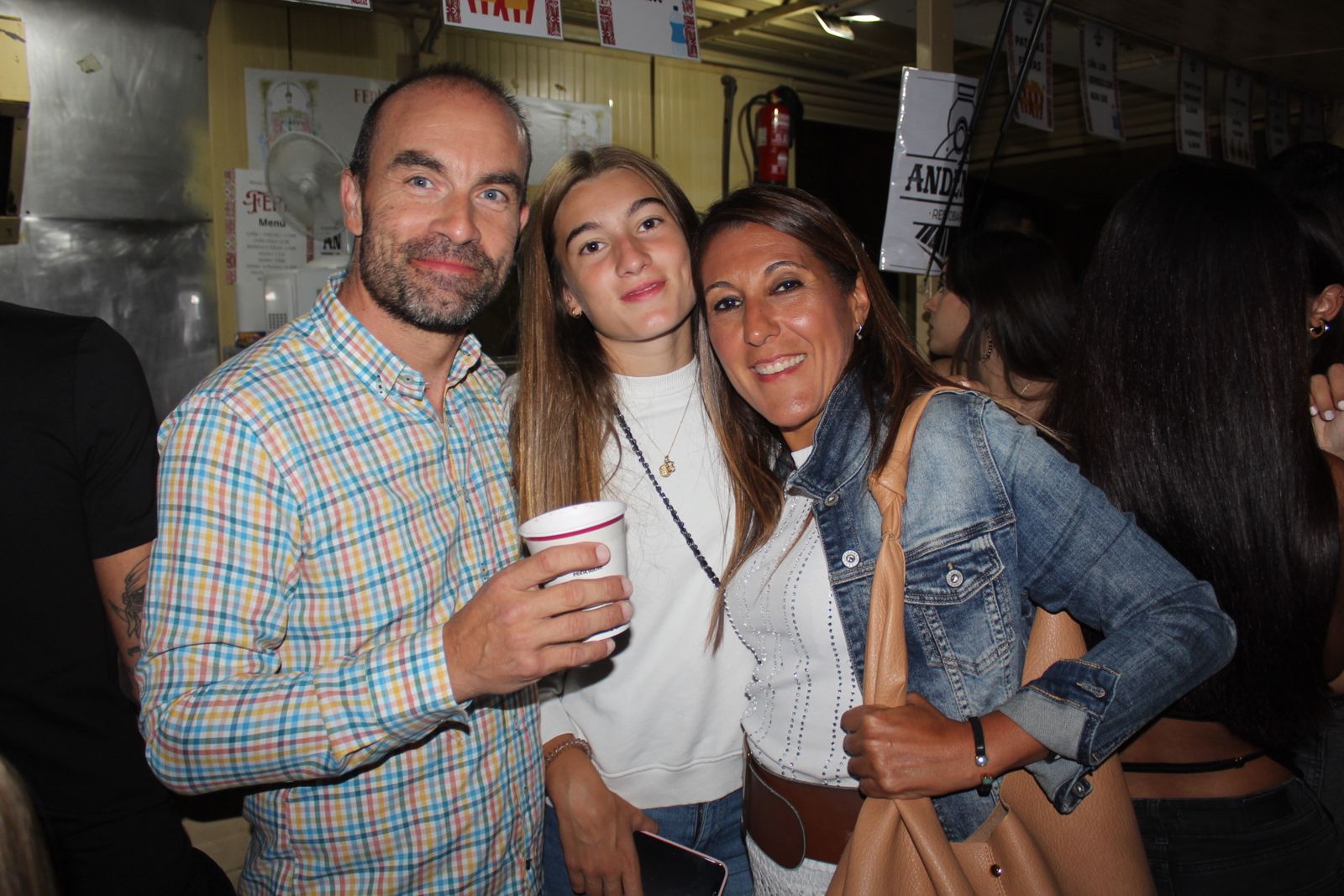 Ambiente en la Feria de Día en la tarde de este sábado