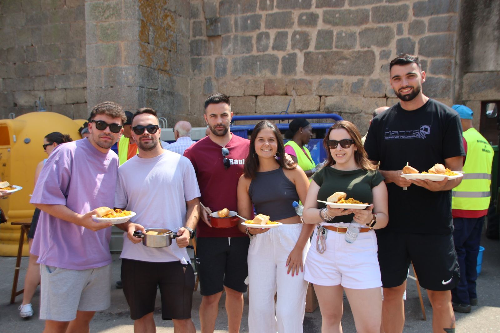 Masueco paella popular en la plaza