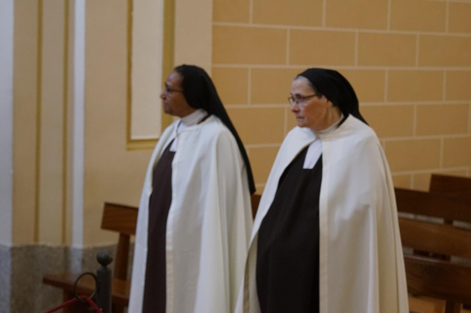 apertura-de-la-basilica-de-la-anunciacion-para-venerar-el-cuerpo-de-santa-teresa-en-alba-de-tormes-fotos-juanes-33
