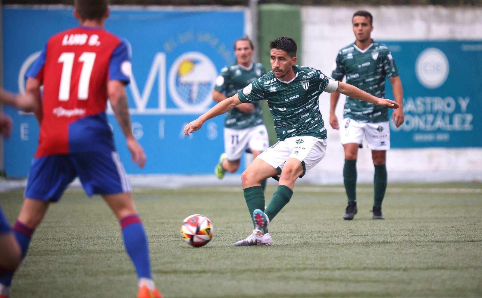Cristóbal, ante el Langreo | FOTO CD GUIJUELO