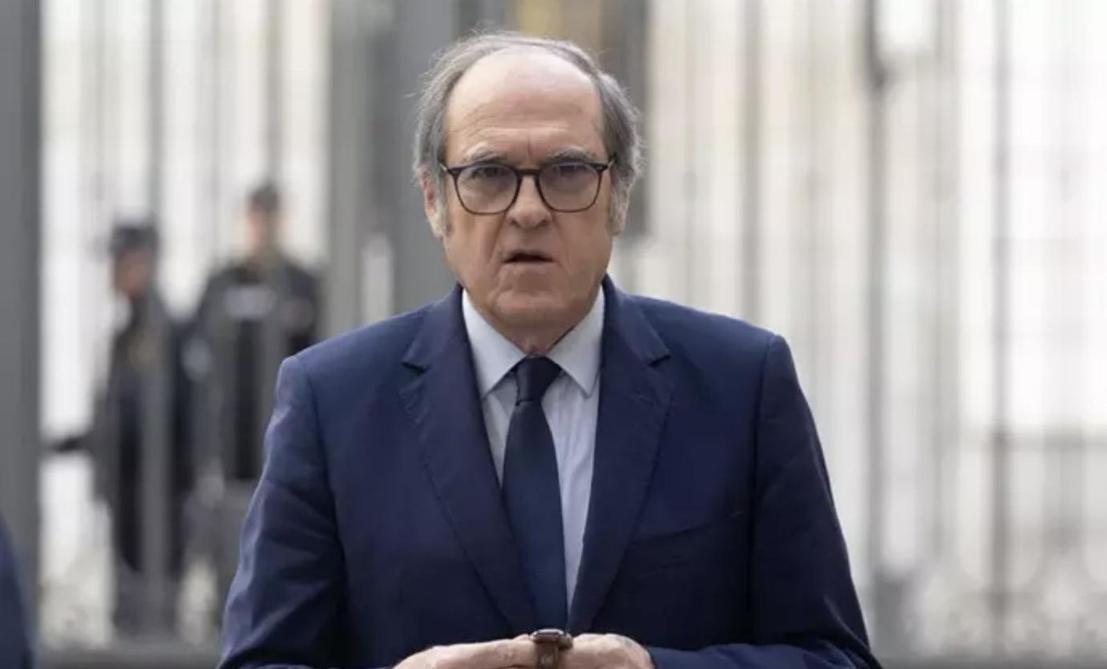Defensor del Pueblo alerta de falta de sanitarios en prisiones y responsabiliza a las comunidades   El Defensor del Pueblo, Ángel Gabilondo, ha alertado este viernes del riesgo que conlleva la falta de sanitarios en los centros penitenciarios y ha recordado que la contratación de los mismos es competencia de Comunidades Autónomas, a pesar de que actualmente solo lo estén cumpliendo Cataluña, Navarra y el País Vasco.  Leer más: https://www.europapress.es/nacional/noticia-defensor-pueblo-alerta-falta-sanitarios-prisiones-responsabiliza-comunidades-20240322125325.html  (c) 2024 Europa Press. Está expresamente prohibida la redistribución y la redifusión de este contenido sin su previo y expreso consentimiento.