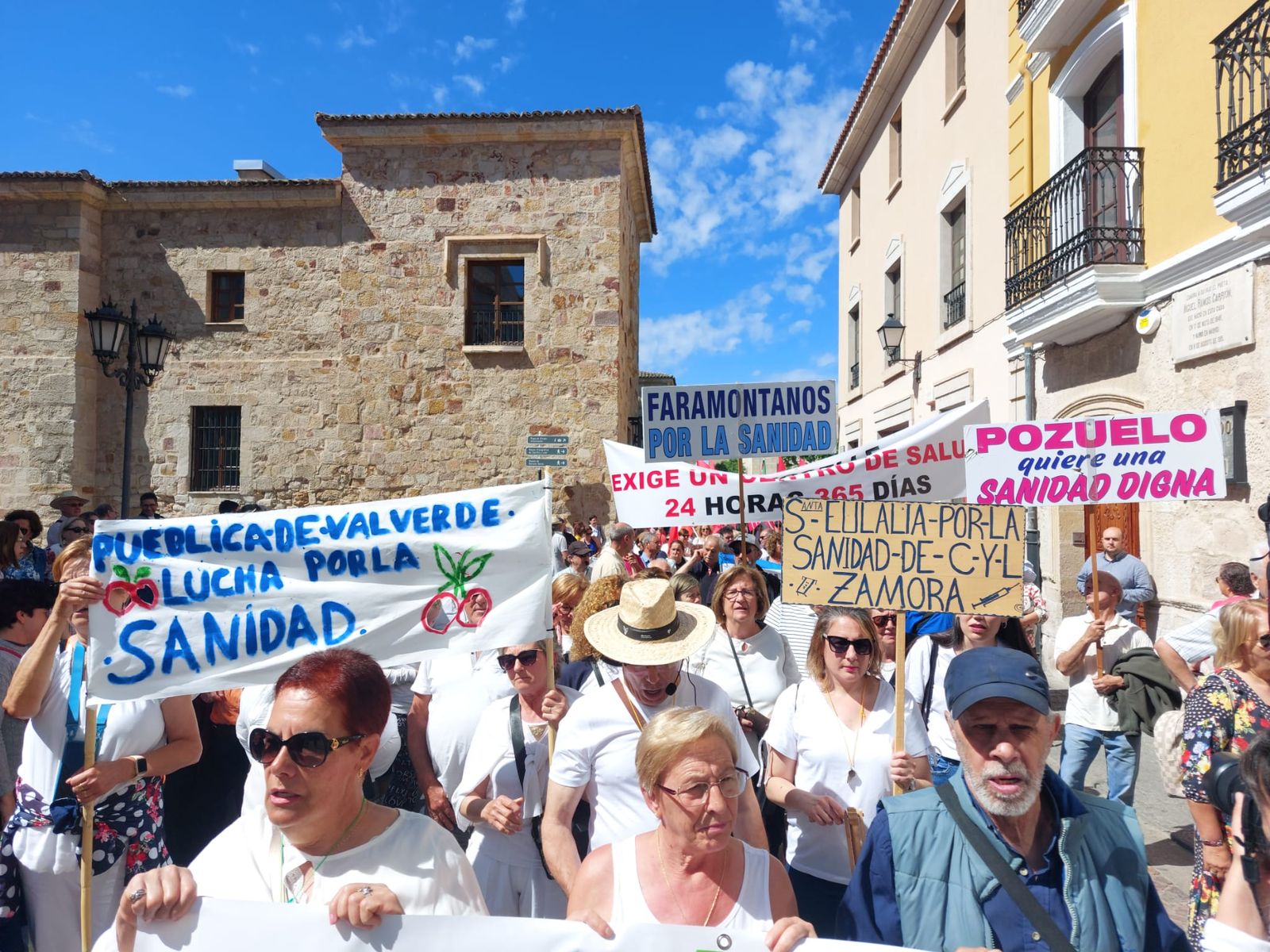 Zamora se echa a la calle en defensa de la sanidad pública Zamora se echa a la calle en defensa de la sanidad pública