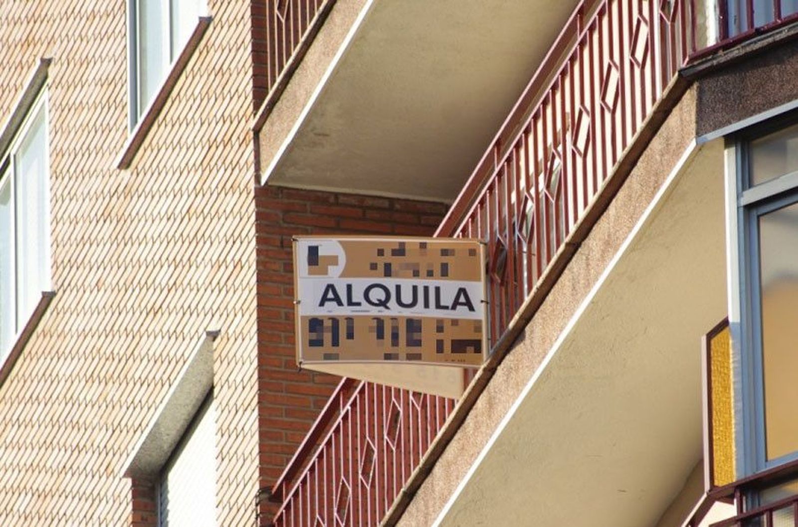 Cartel alquiler vivienda