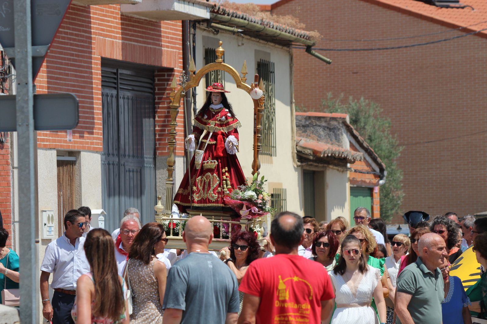 Moriscos. Procesión acompañada por la Agrupación Musical Virgen de la Vega