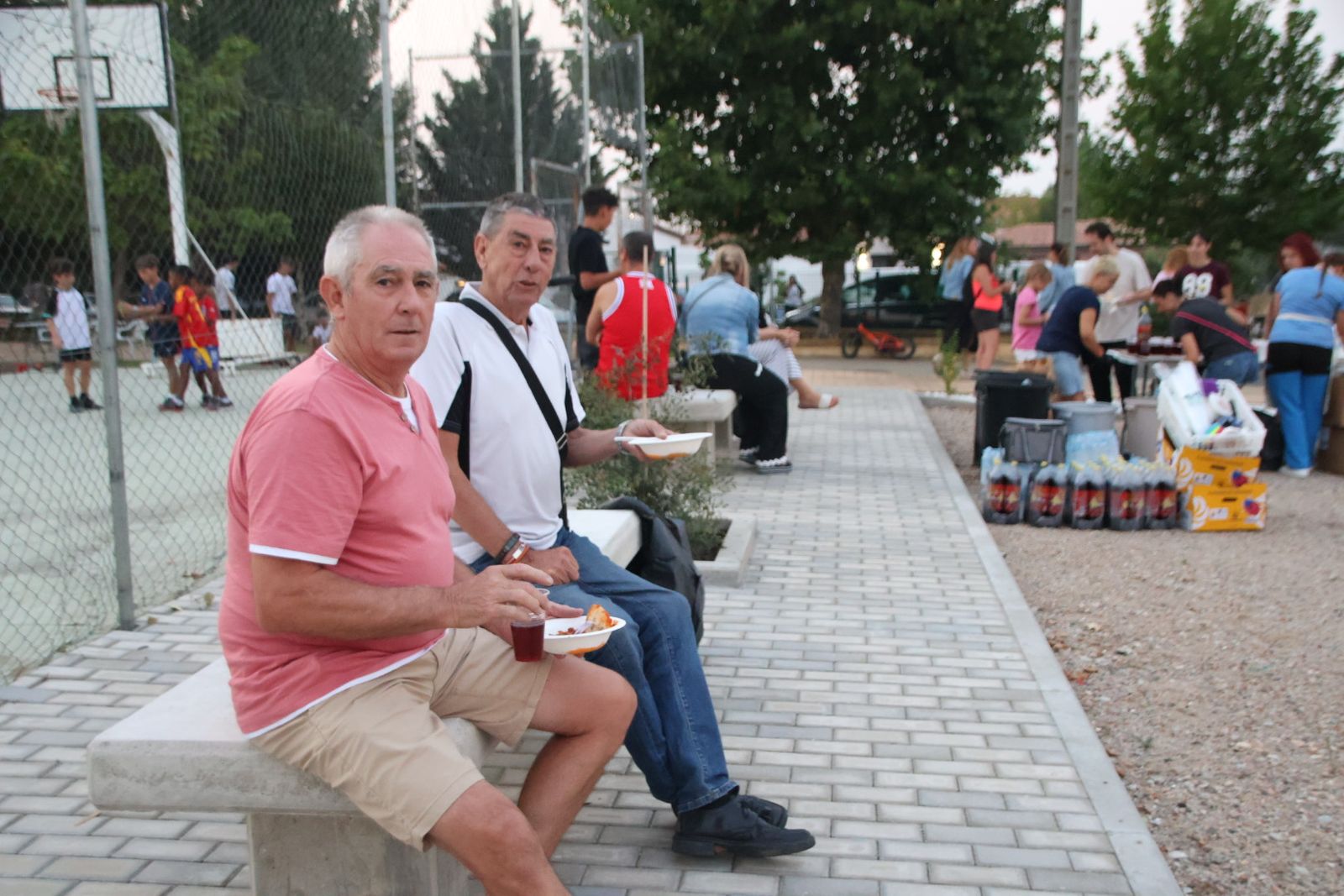 Villagonzalo, cena de chichas en la pista 