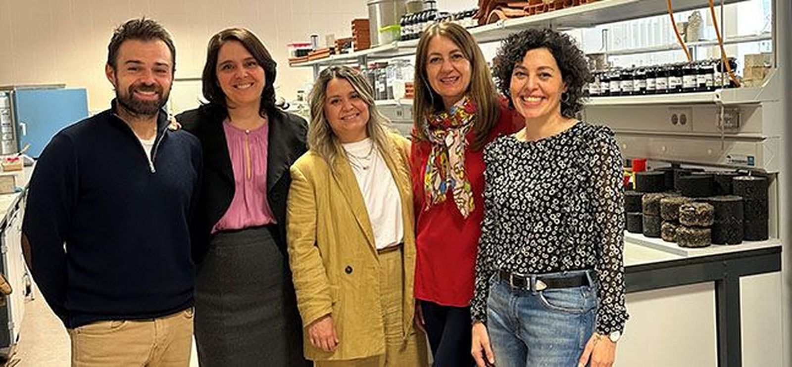 Equipo investigadores de la Universidad de Salamanca en la Escuela Politécnica Superior de Zamora, bajo la dirección de la profesora Diana Movilla Quesada. Foto USAL