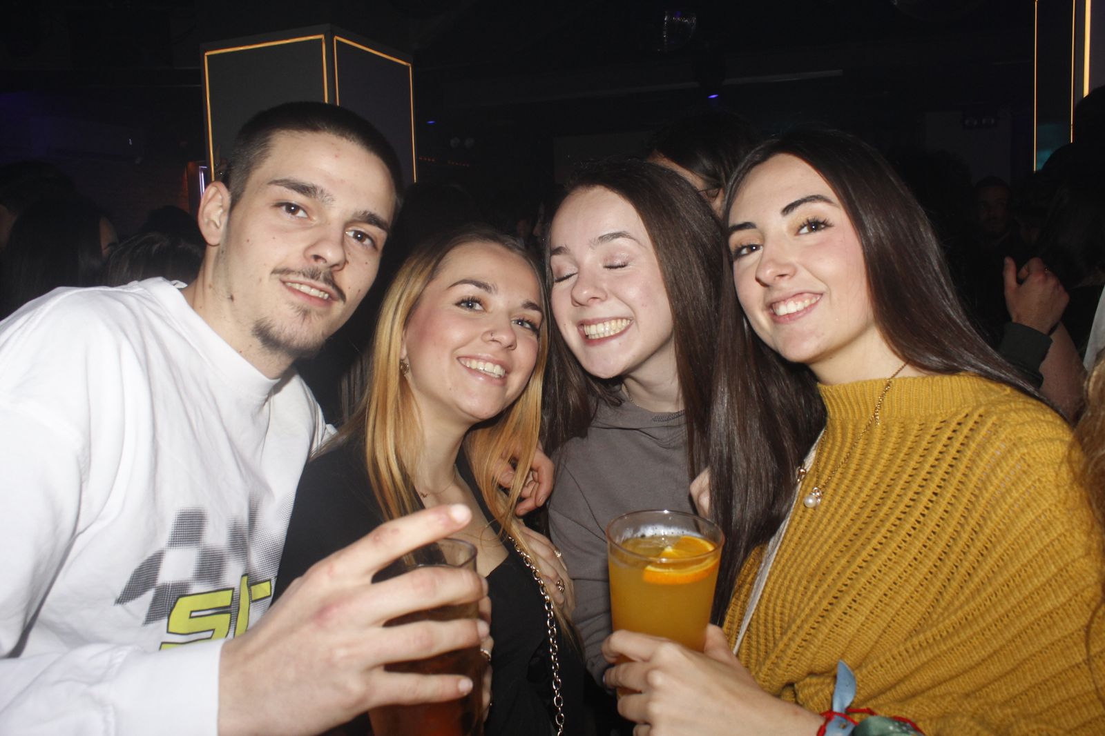 Salamanca de noche, sábado 4 de abril