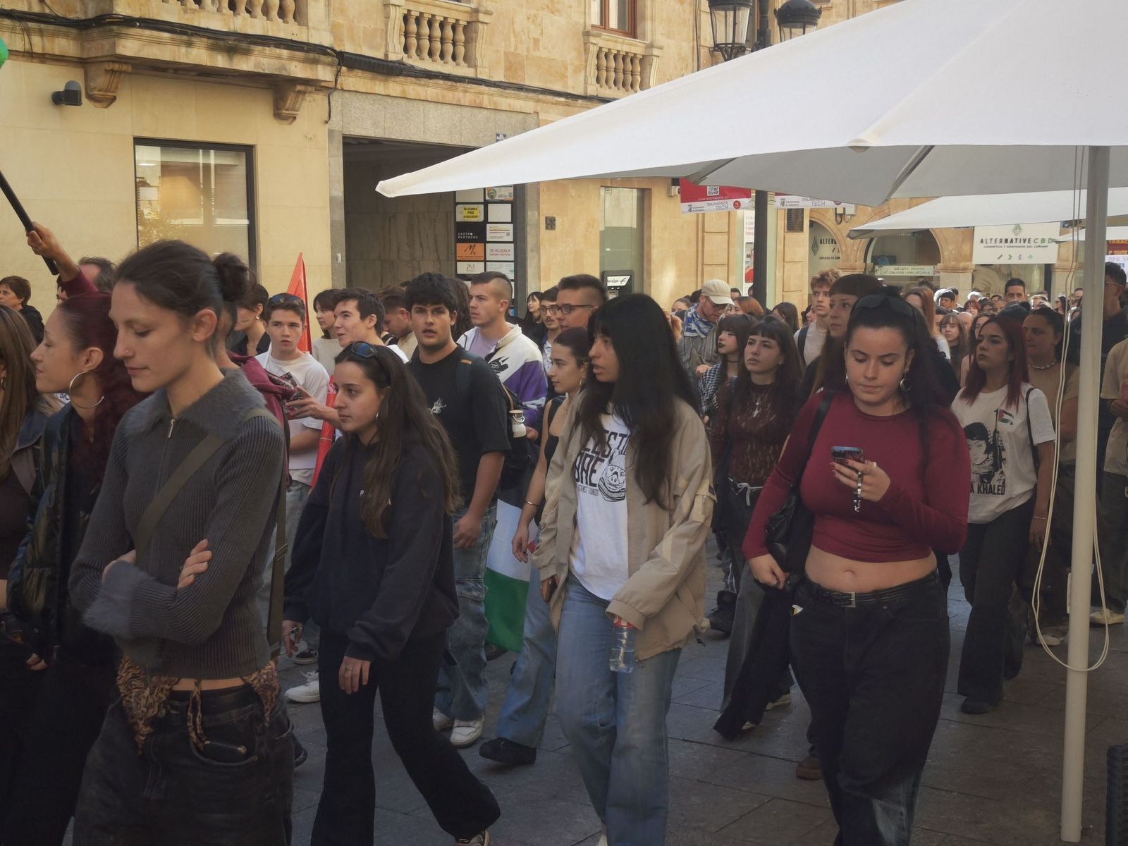 Los estudiantes de Salamanca recorren Salamanca alzando la voz por Palestina