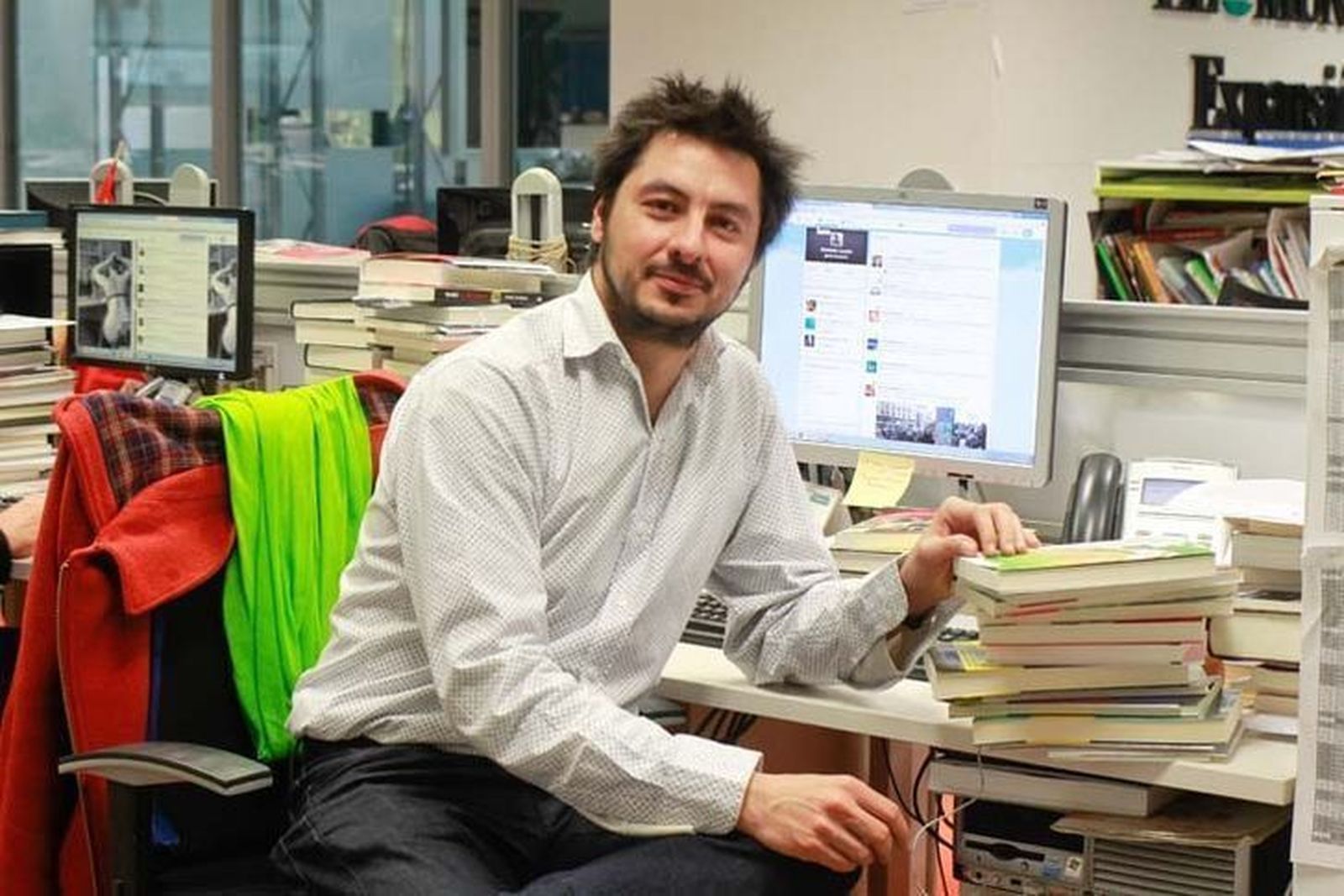 El poeta Antonio Lucas interviene en los XIII Encuentros Literarios para alumnos de Bachillerato