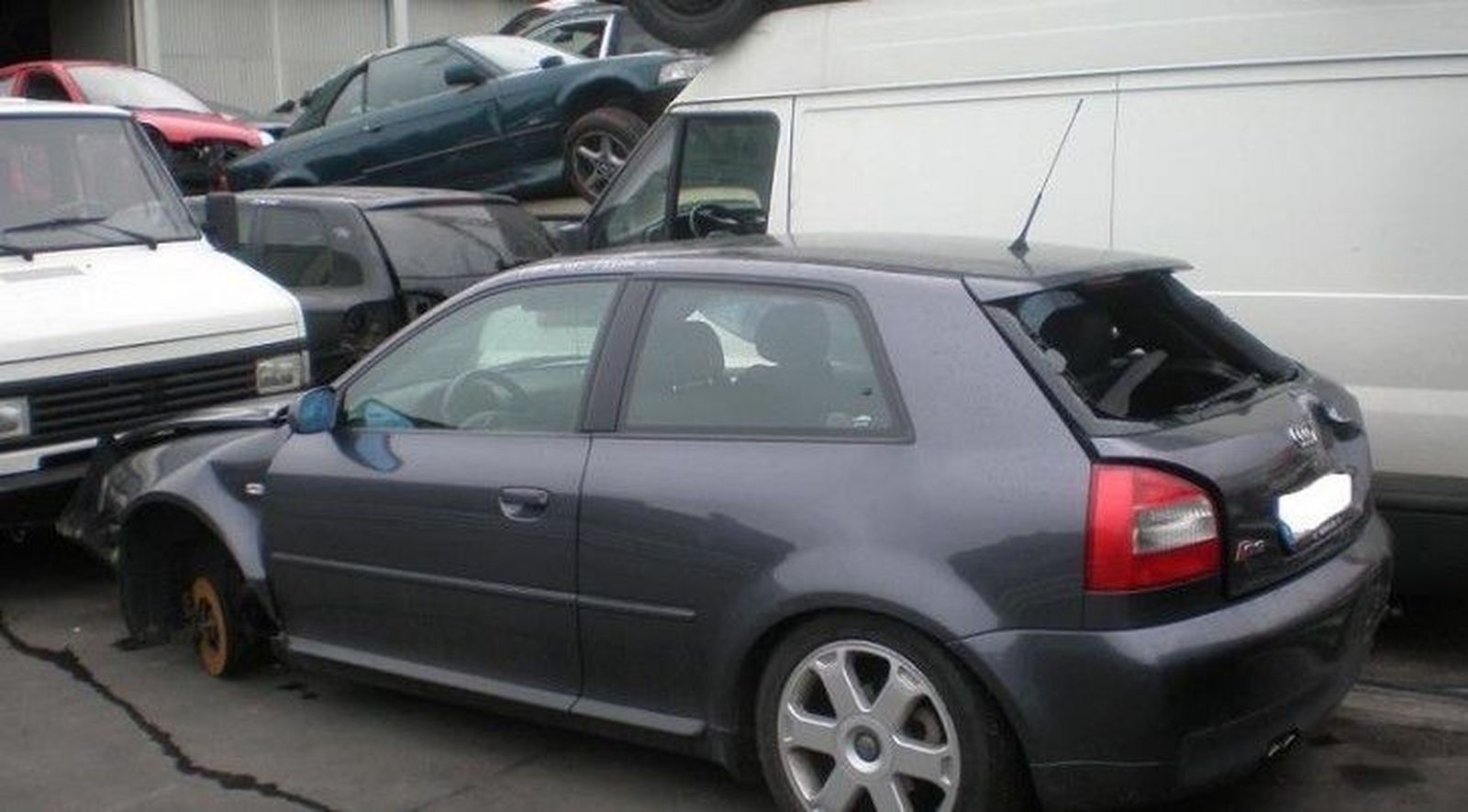 Otros dos detenidos por el robo de piezas en un desguace de Villares de la Reina