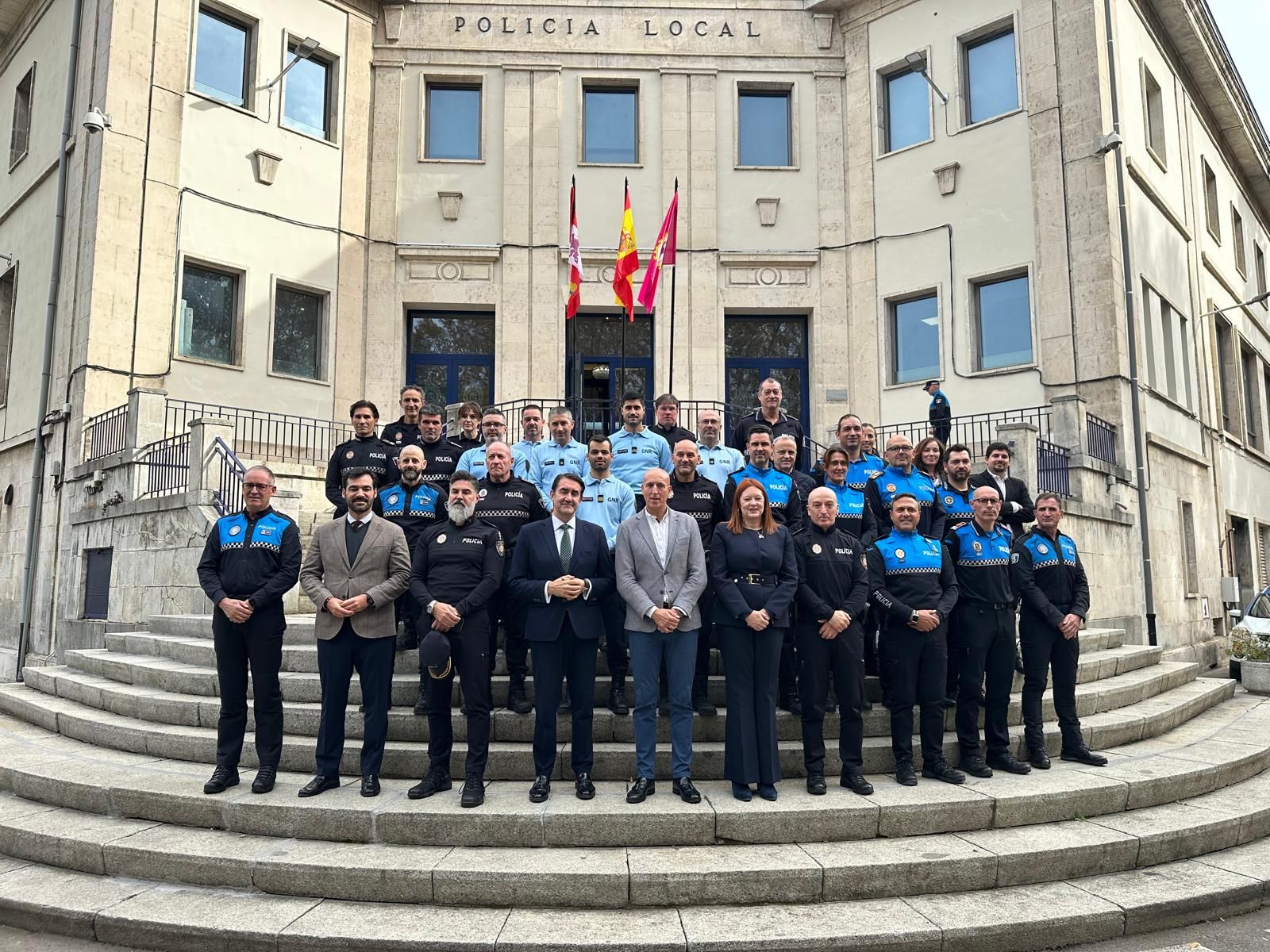 Los policías locales de Castilla y León y Portugal que han participado en el curso