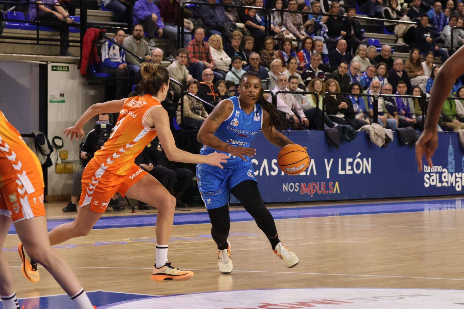 Perfumerías Avenida - Valencia Basket