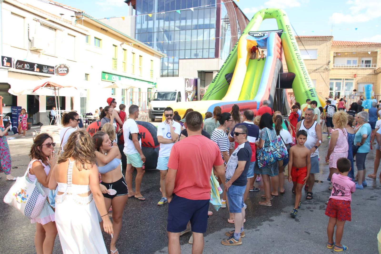 Megatobogán y parque acuático