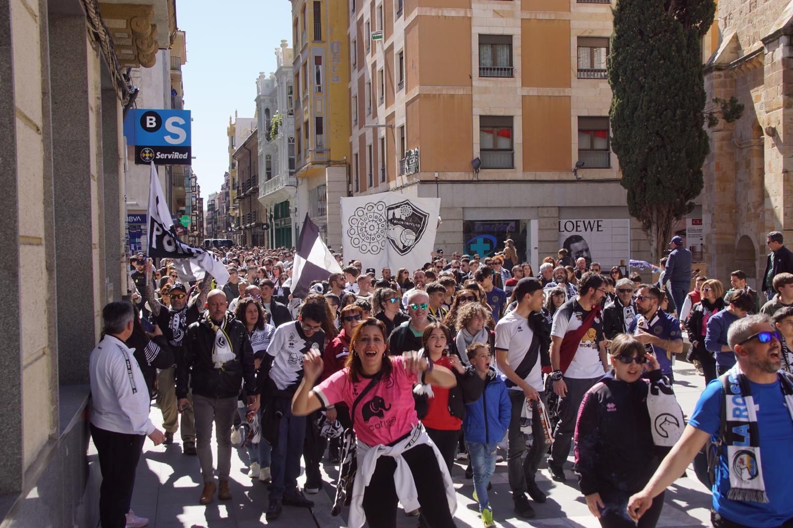 los-aficionados-de-unionistas-toman-las-calles-de-zamora-con-un-doble-corteo-5