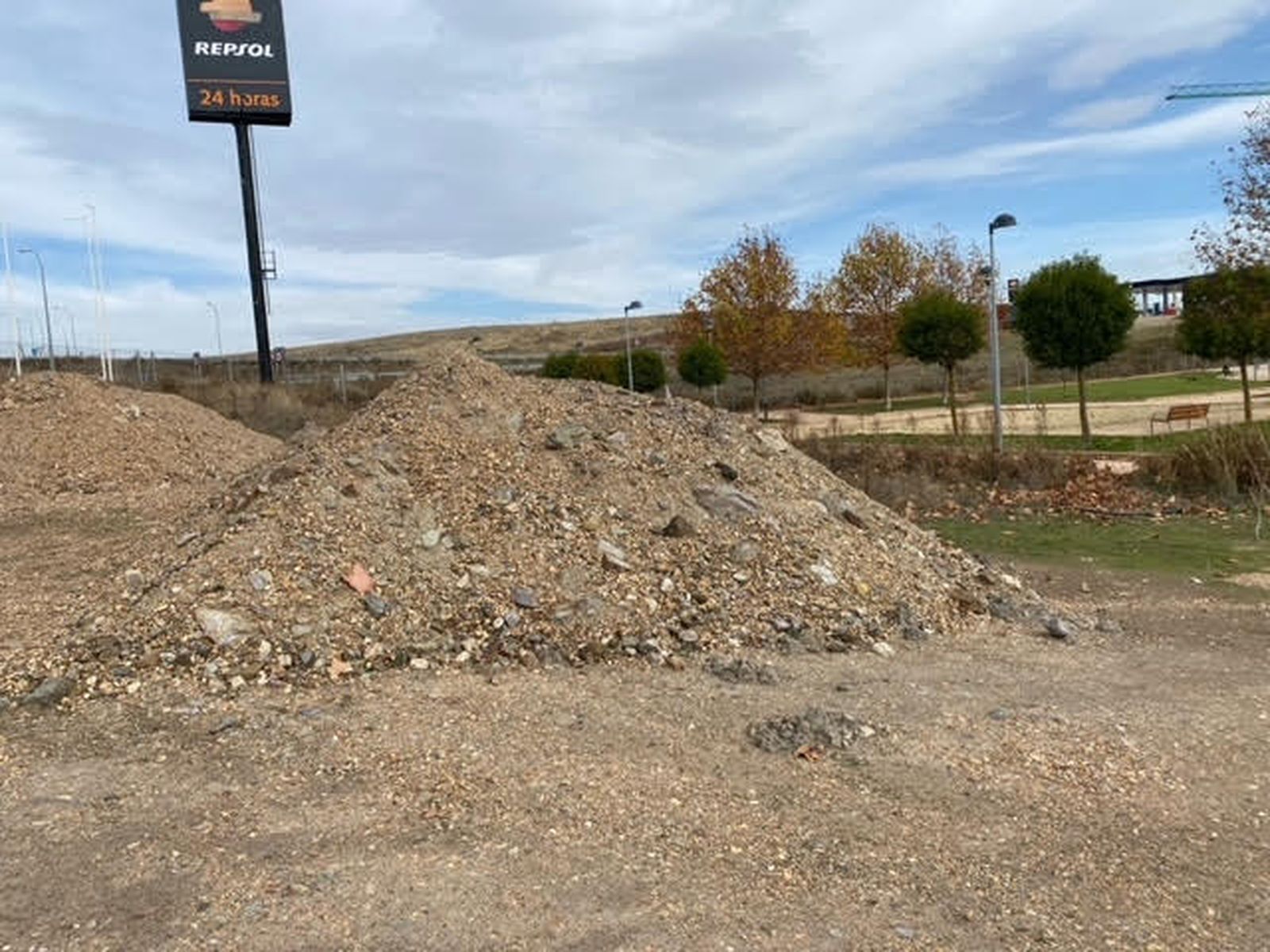 Escombros en Huerta Otea