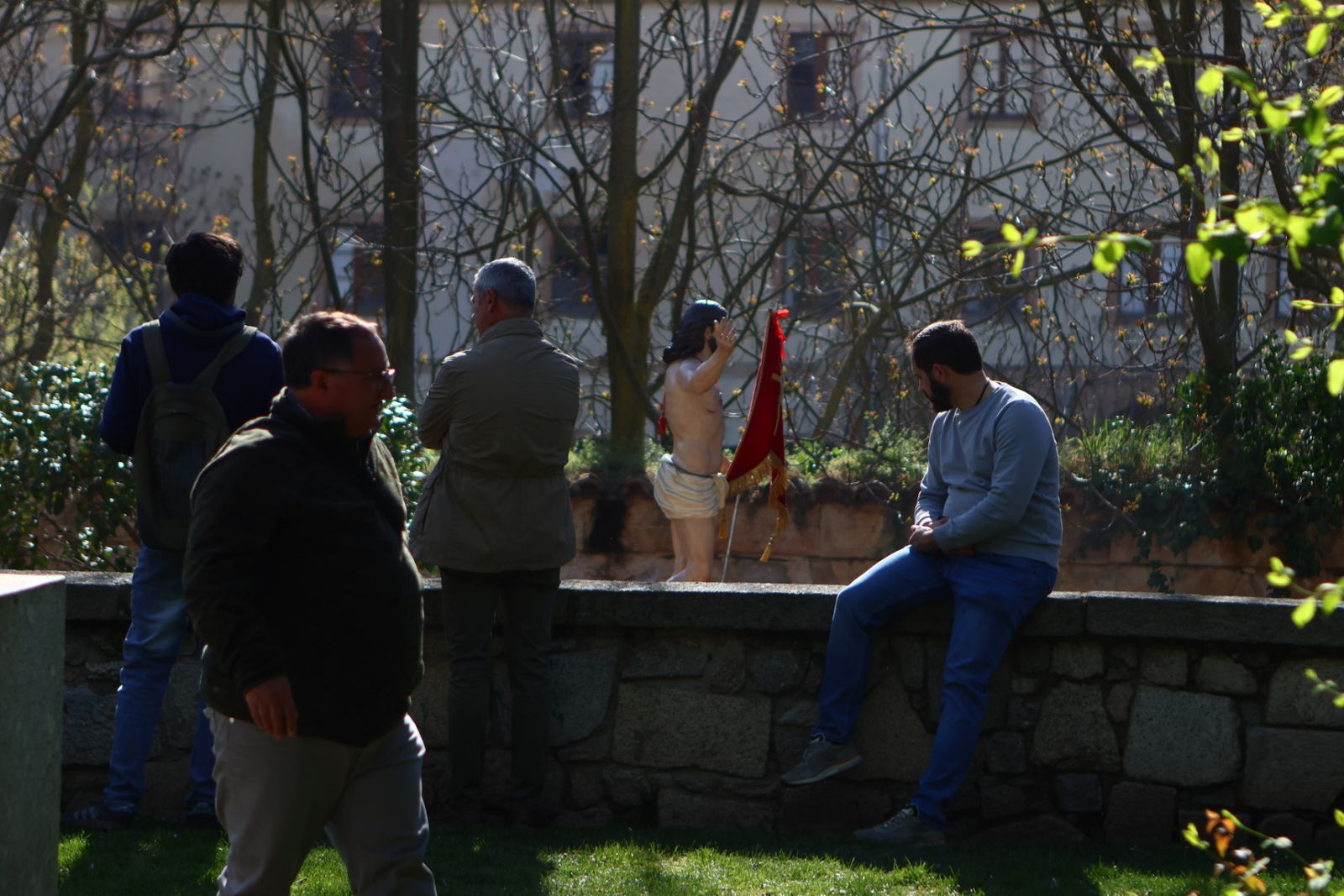 Procesión del encuentro de Nuestra Señora de la Alegría y Jesús Resucitado en el Domingo de Resurrección en Salamanca
