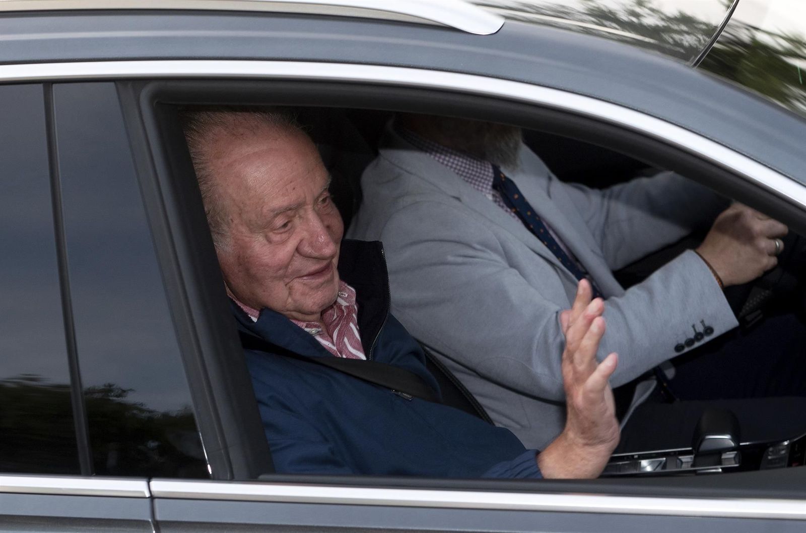 El Rey emérito Juan Carlos I a su salida de Madrid con dirección Abu Dabi tras su visita a España, a 23 de mayo de 2022, en Madrid (España).   Alberto Ortega   Europa Pres