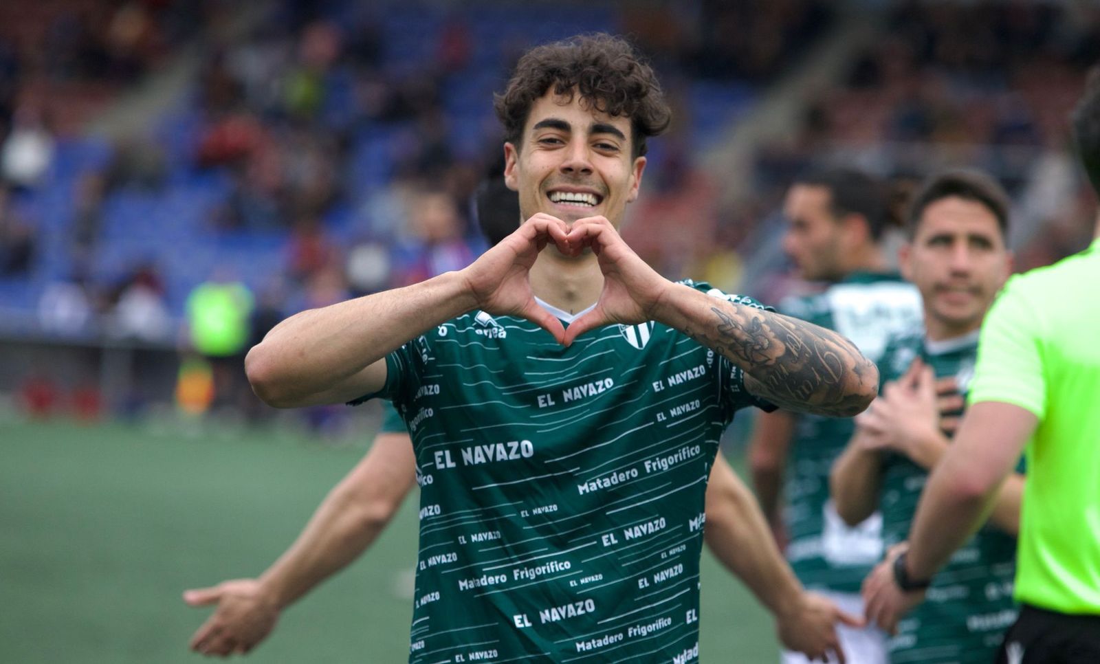 Caramelo celebra el gol ante el Langreo FOTO CD GUIJUELO