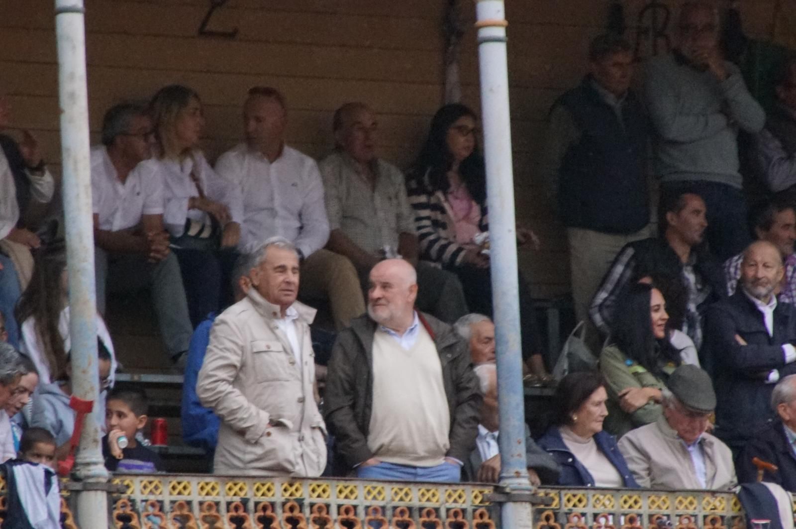 ambiente-en-el-patio-de-cuadrillas-de-la-glorieta-para-ver-a-sergio-galan-diego-ventura-y-guillermo-hermoso-de-mendoza-21-de-septiembre-de-2024-fotos-juanes-93