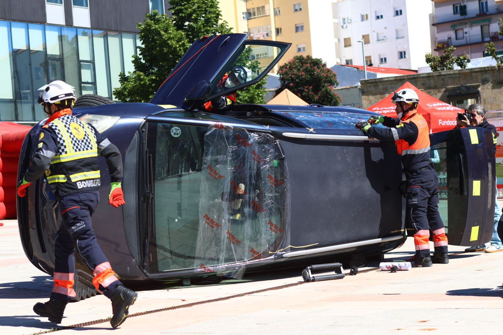 Simulacro de accidente de tráfico en la Plaza de La Concordia