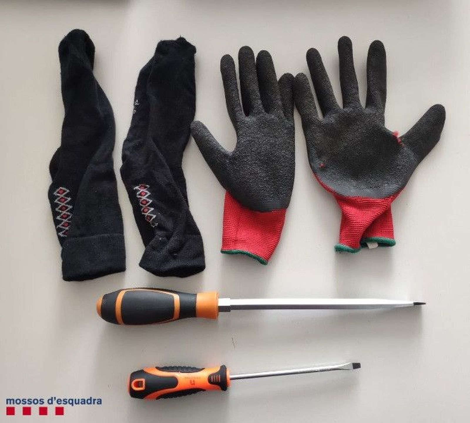 Material empleado por ladrones