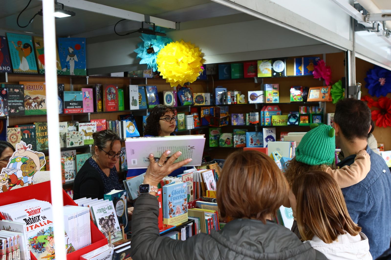 Feria municipal del libro en la Plaza Mayor de Salamanca