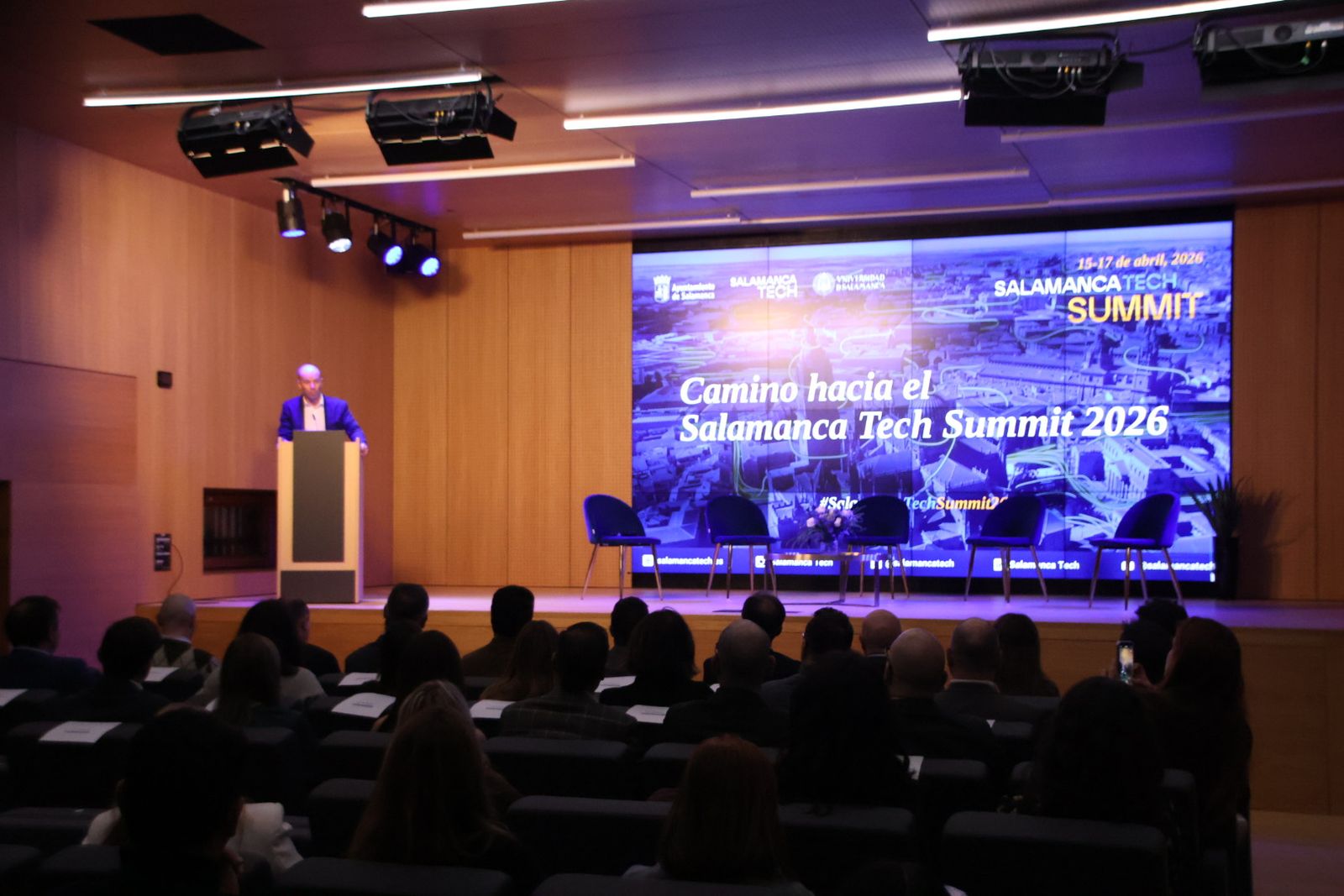Inauguración del encuentro “Caminando hacia el Salamanca Tech Summit 2026”.