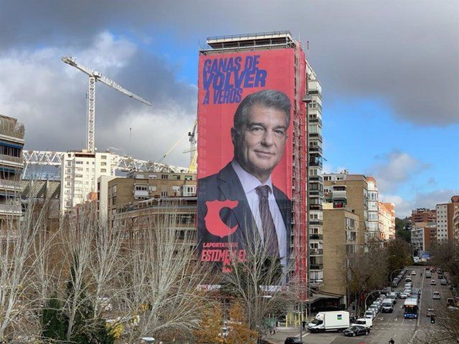 Lona gigante de Joan Laporta en Madrid