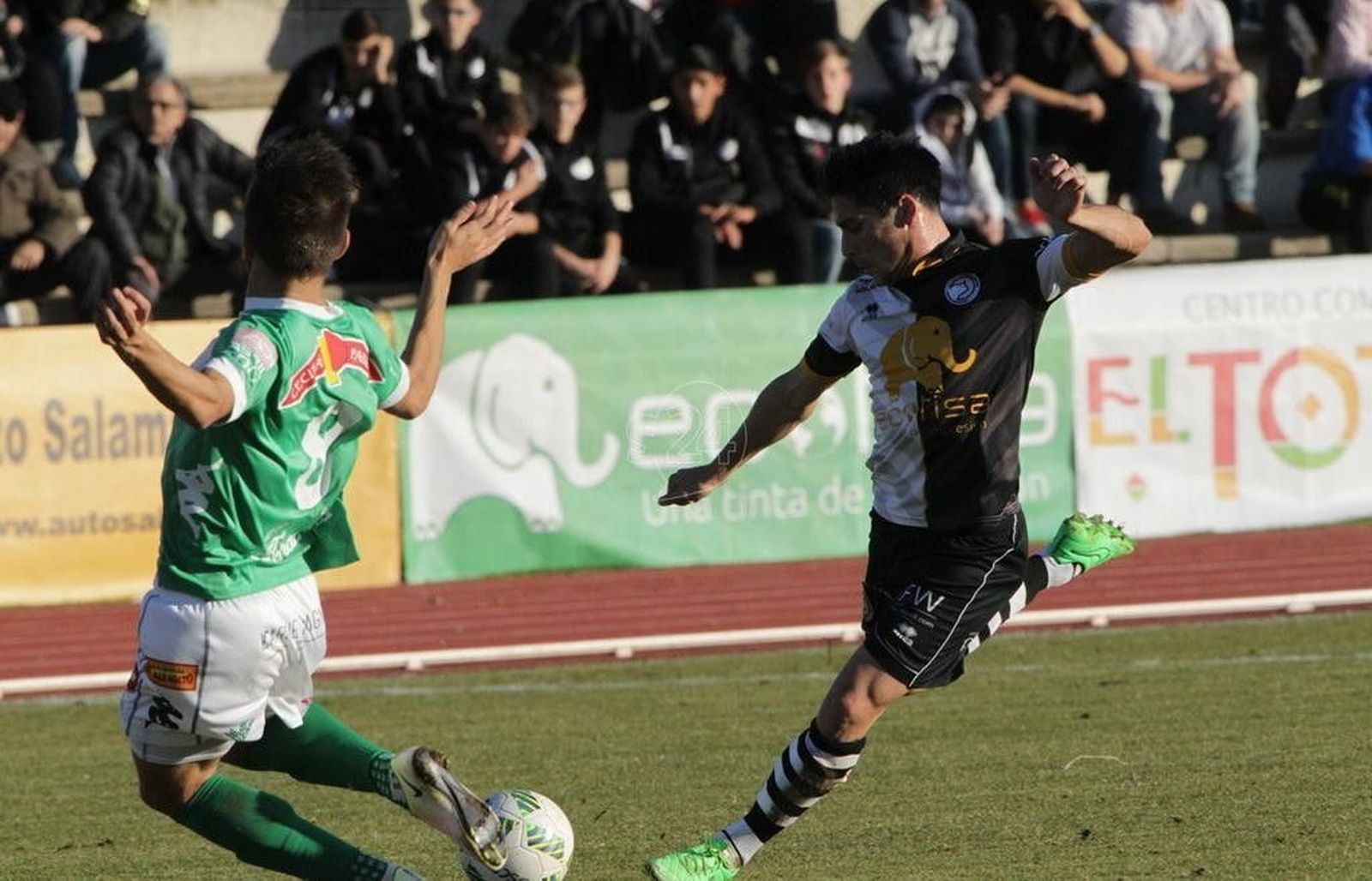 Peli, Sito y Flórez, a una amarilla de la suspensión