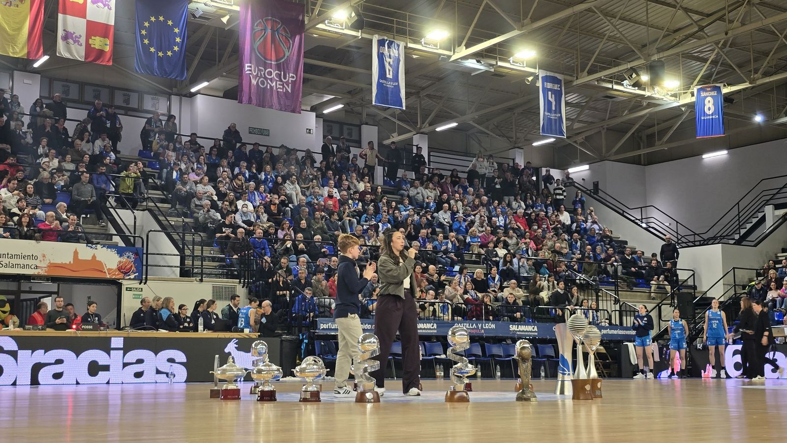 Perfumerías Avenida – Estudiantes