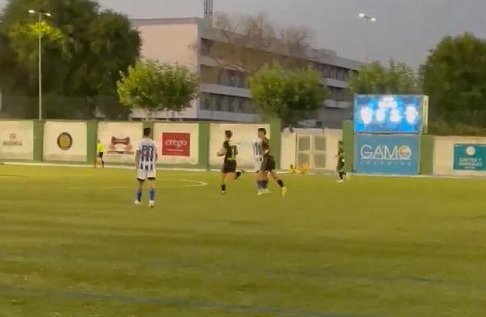 El Club Deportivo Guijuelo pierde frente al CF Talavera en casa (1-2). Foto @clubdepguijuelo