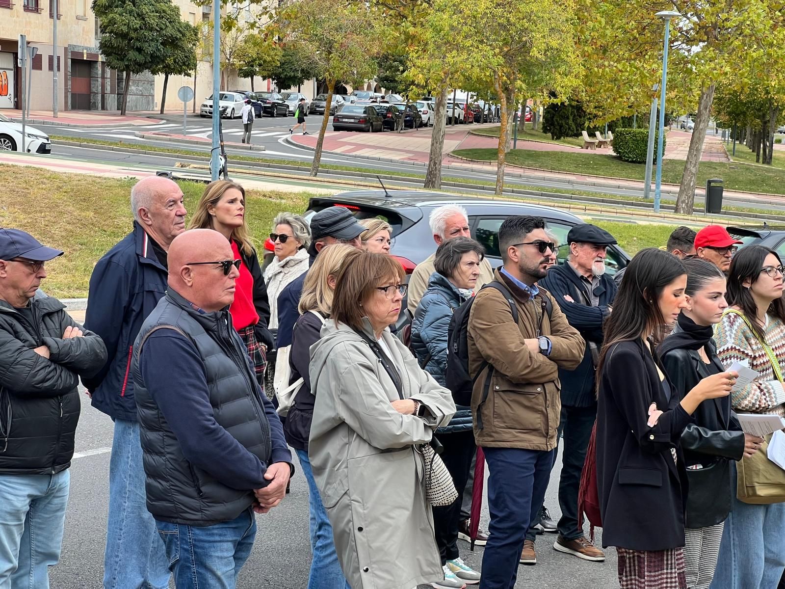 Homenaje en la tapia del cementerio a los 15 fusilados de 1936 en Salamanca