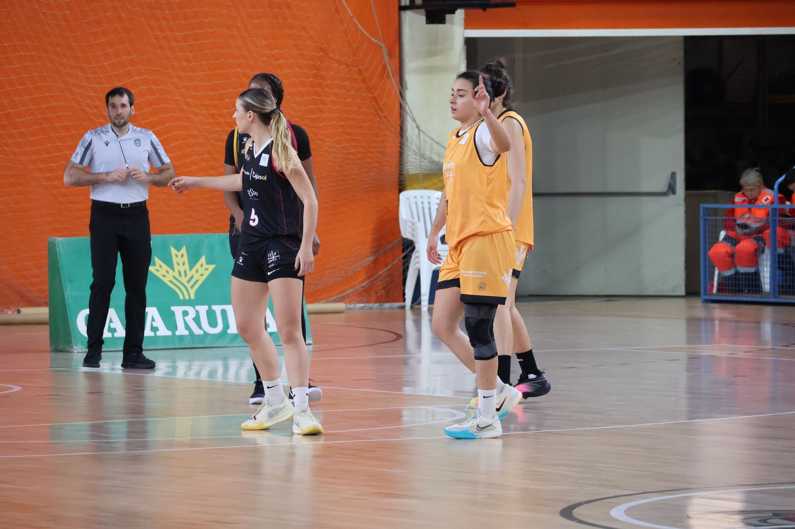 Partido entre CD Zamarat y Cajasol Baloncesto Sevilla