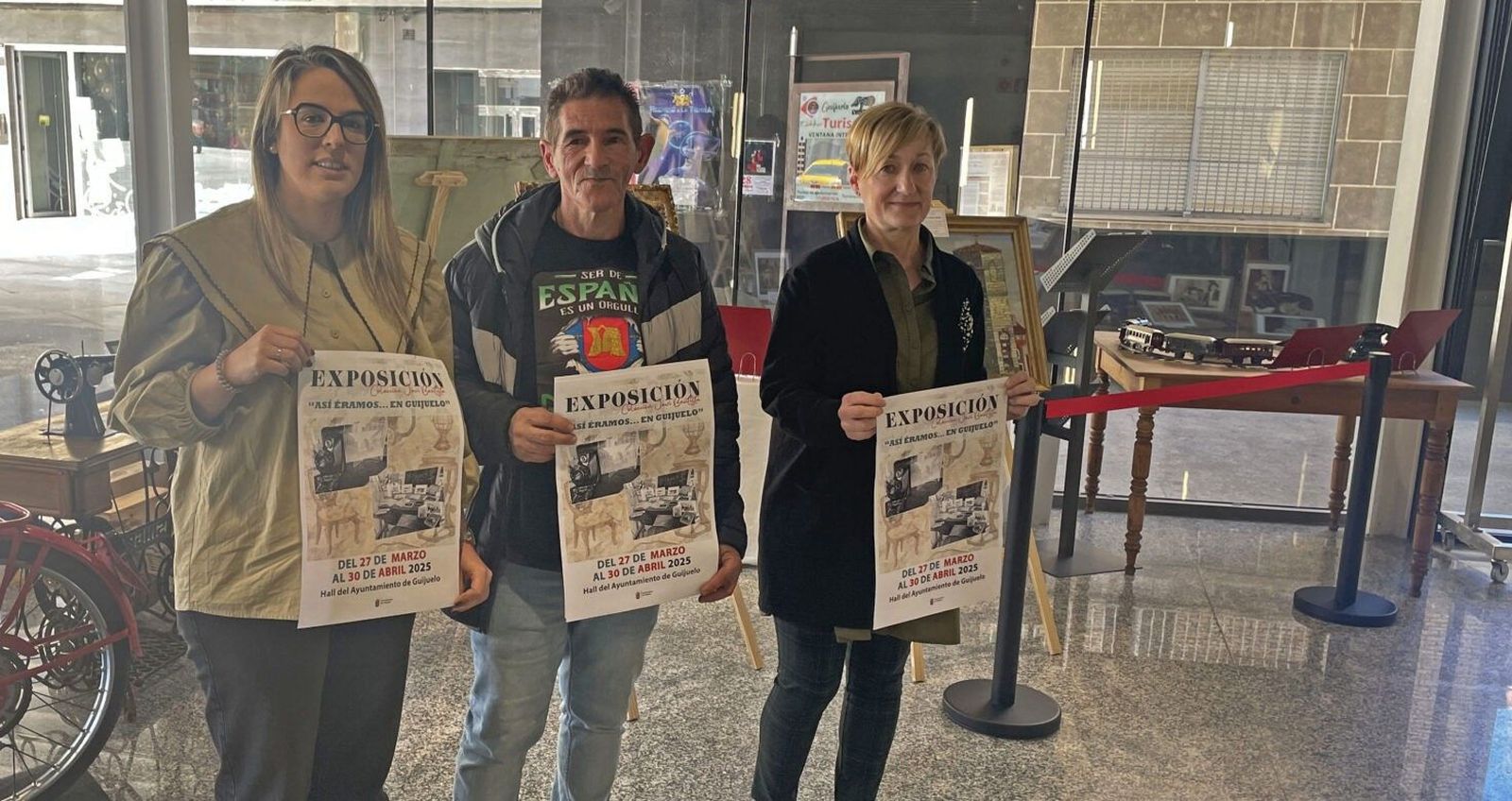 Javi Bautista estrena nueva exposición con fotografías y artículos antiguos en Guijuelo