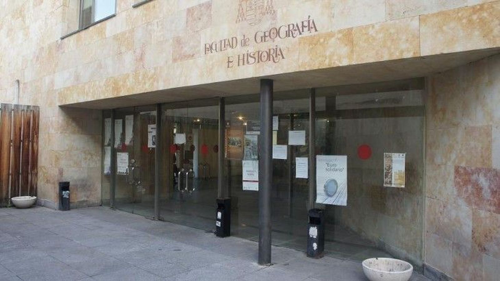 Facultad de Geografía e Historia de la Universidad de Salamanca Facultad de Geografía e Historia de la Universidad de Salamanca