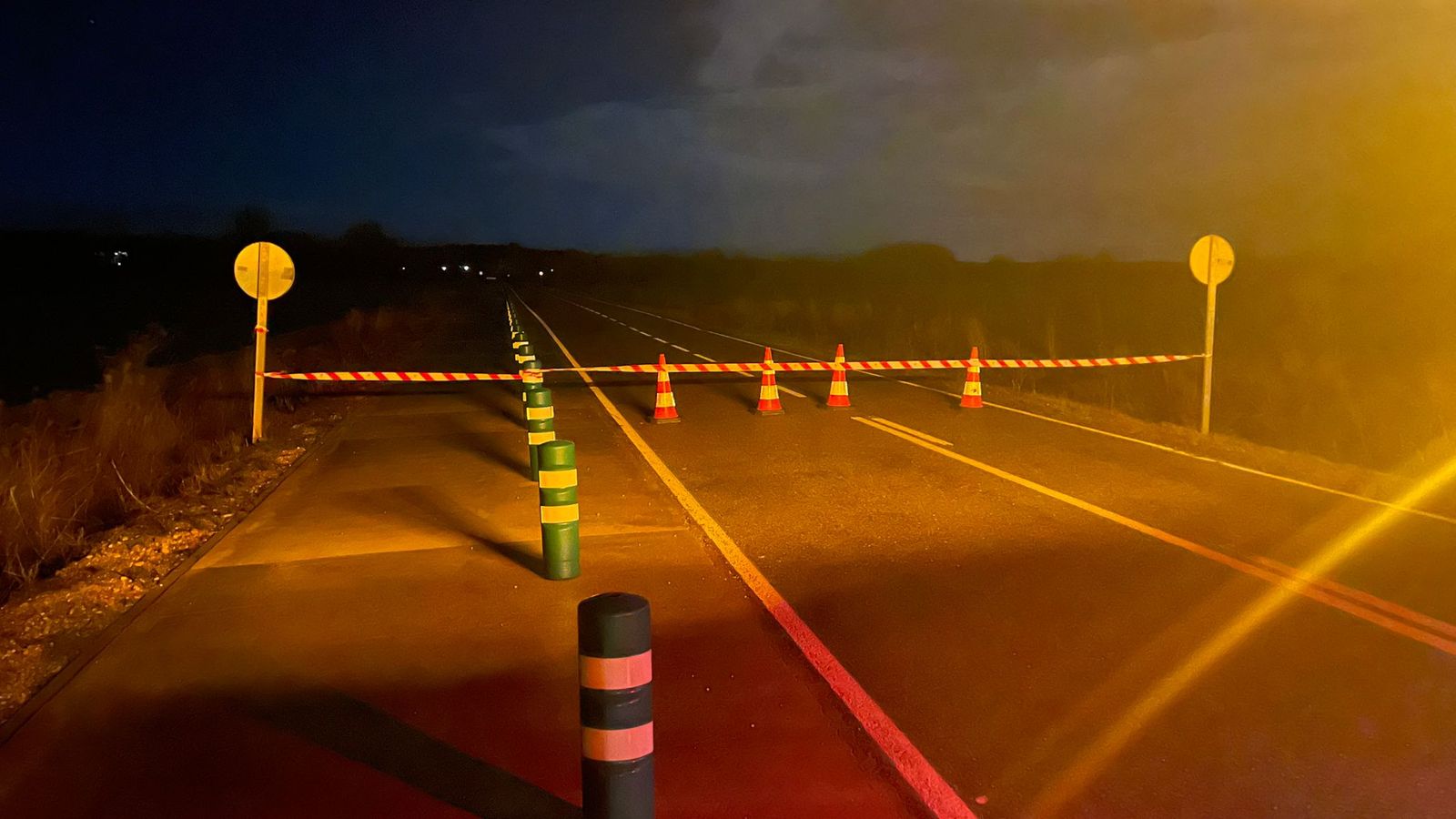 GALERÍA | El río Castrón se desborda y obliga a cortar dos carreteras en Zamora