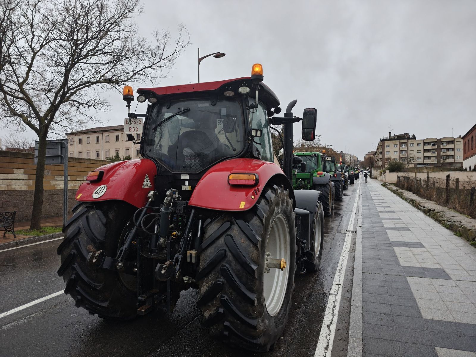 En imágenes la marcha con tractores y vehículos de campo en Salamanca en protesta contra Mercosur