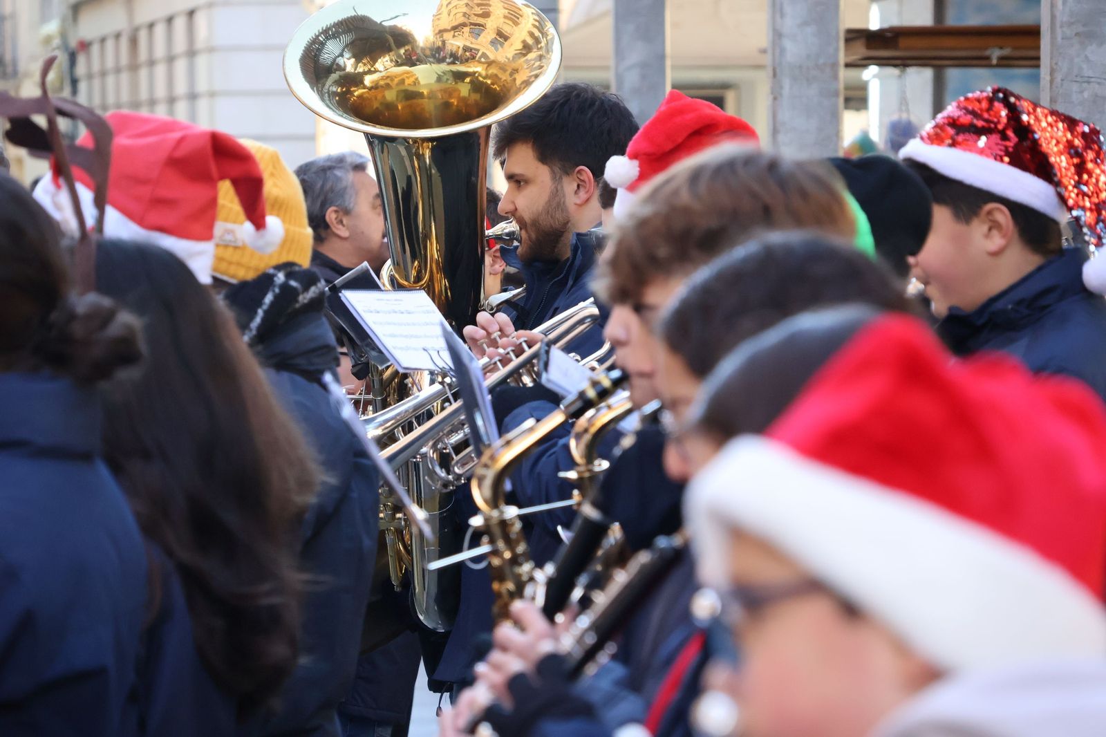 GALERÍA | Zamora vive un pasacalles repleto de espíritu navideño