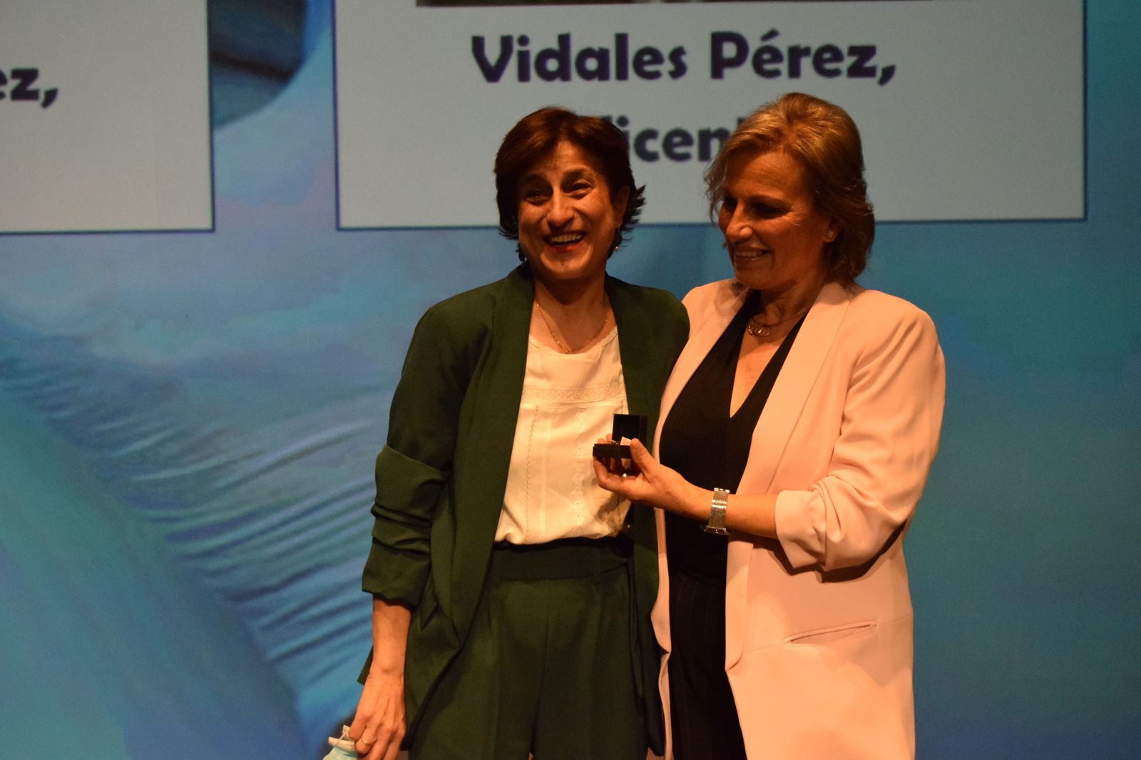 el-colegio-de-enfermeria-de-zamora-rinde-homenaje-a-los-companeros-jubilados-75