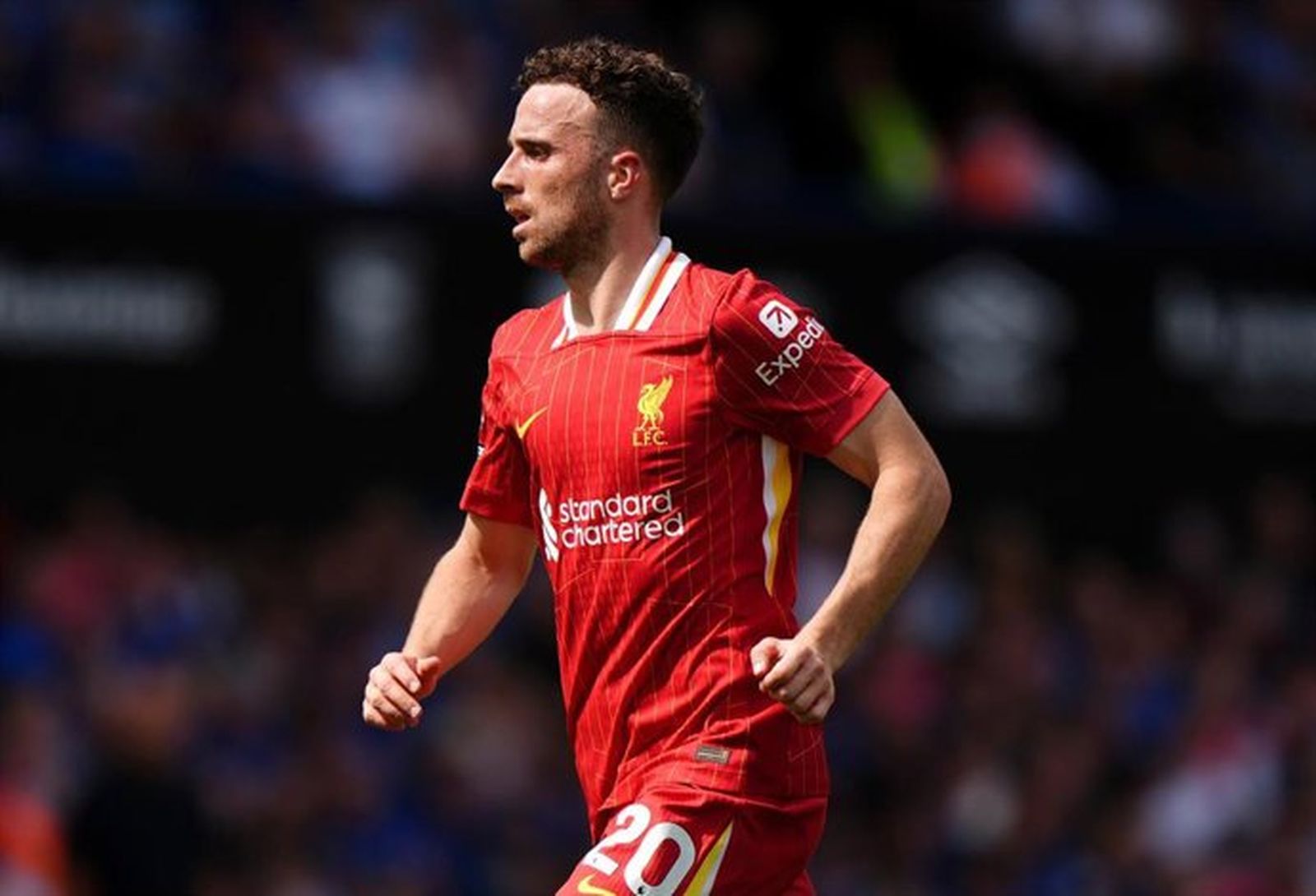 Diogo Jota jugando para el Liverpool FC