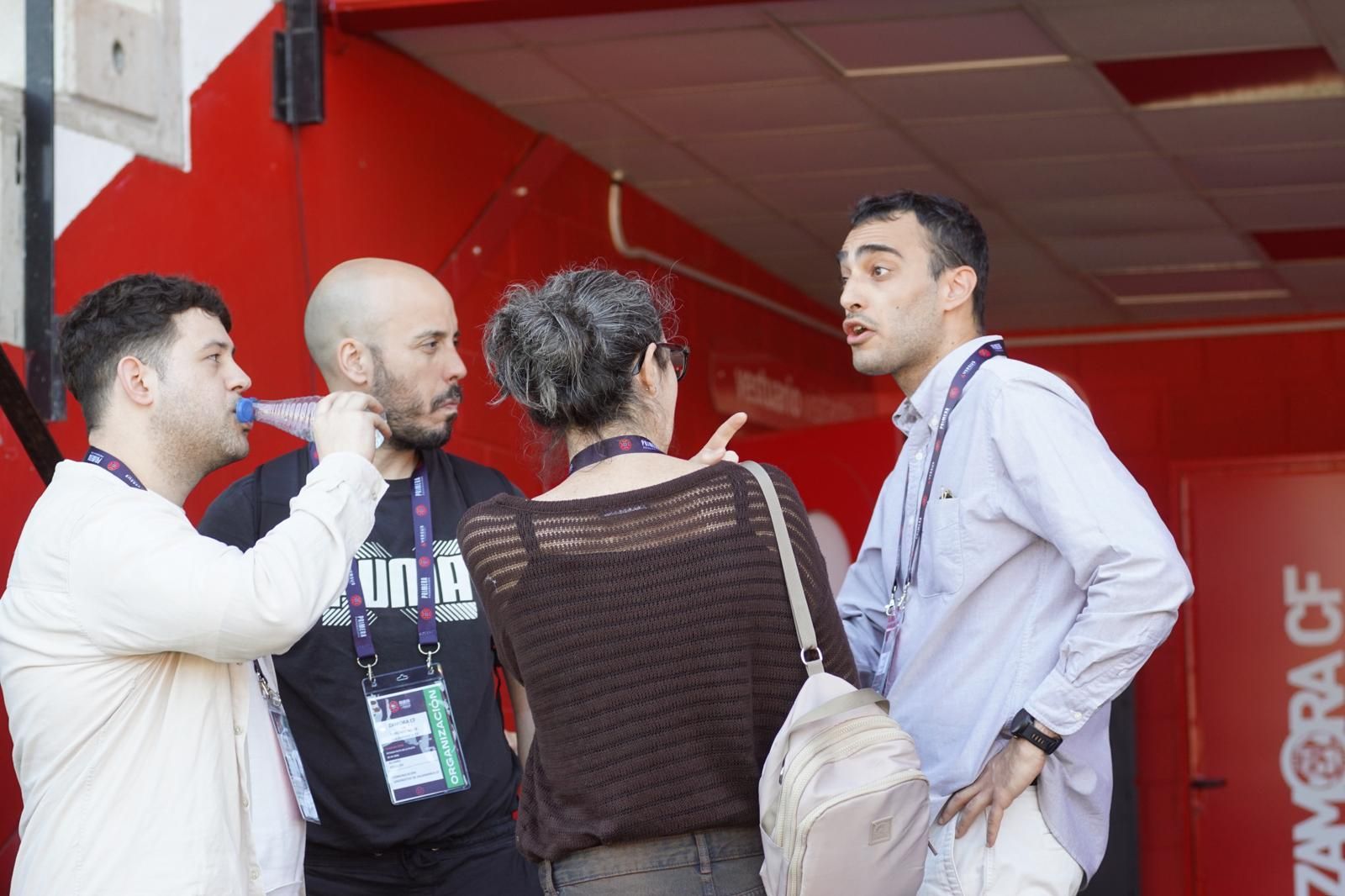 Gran ambiente en la grada para ver el partido entre Zamora - Unionistas en el Estadio Ruta de la Plata