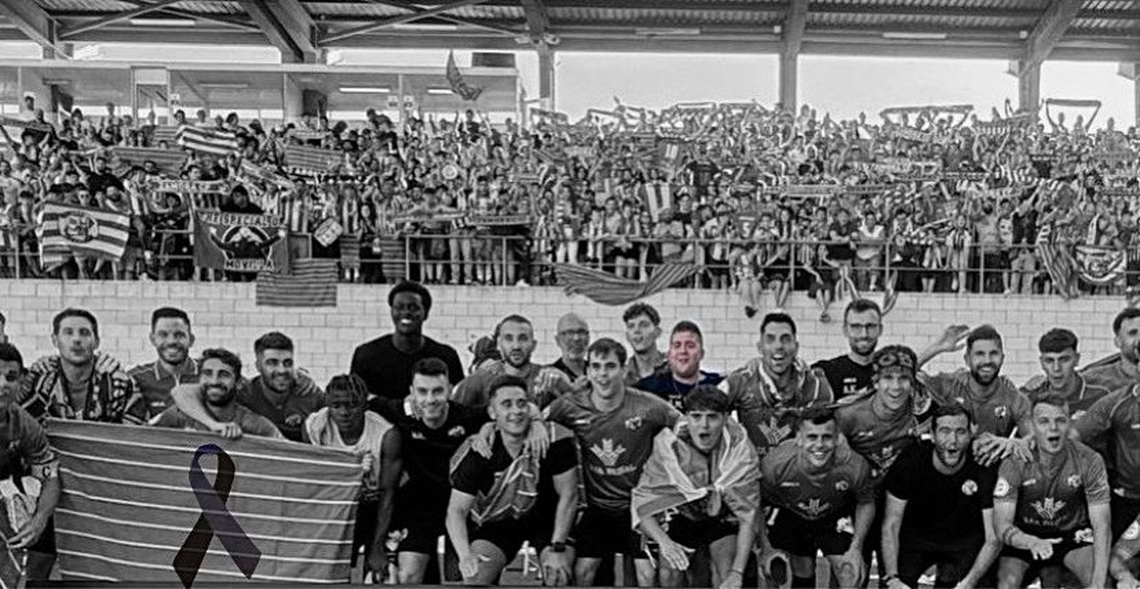 Alberto Mateos en la celebración del ascenso tras la victoria ante el Sanse el pasado dos de junio.