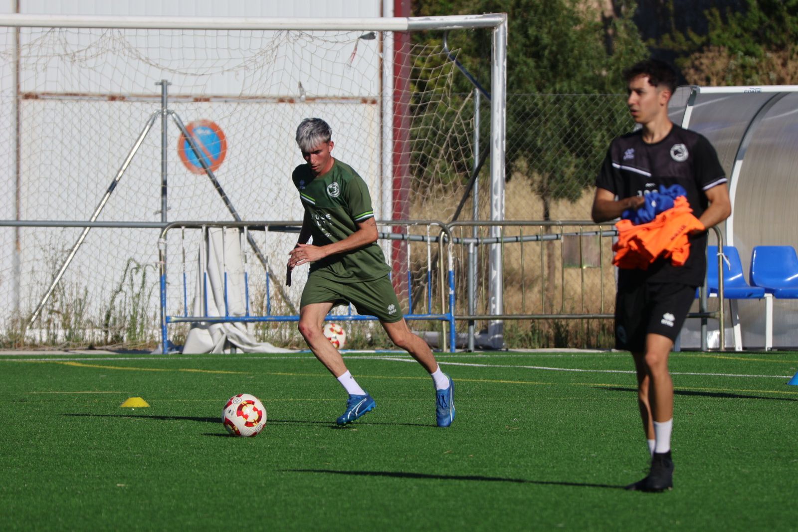 Jota, en un entrenamiento con Unionistas