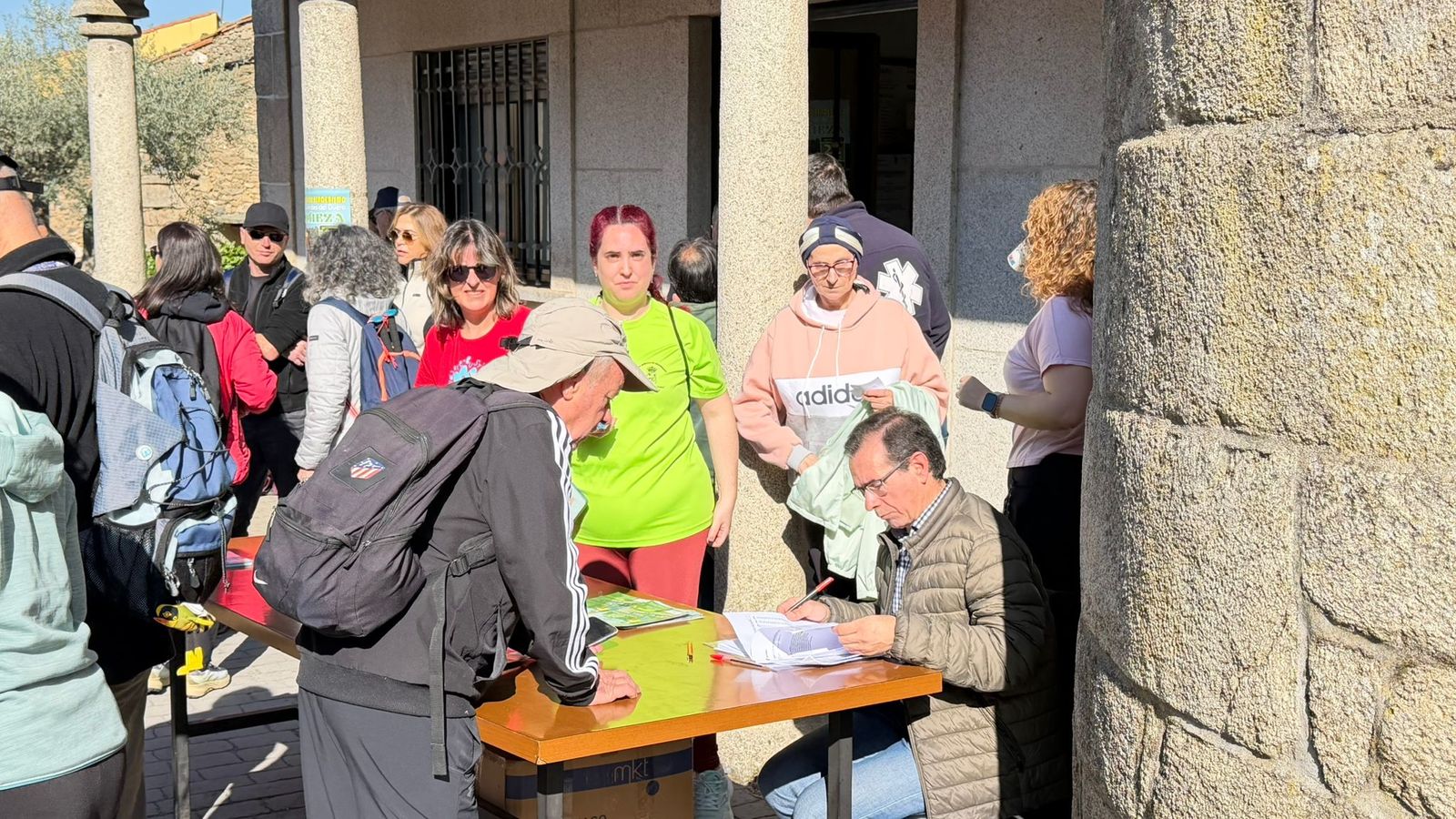 Marcha senderiesta mieza