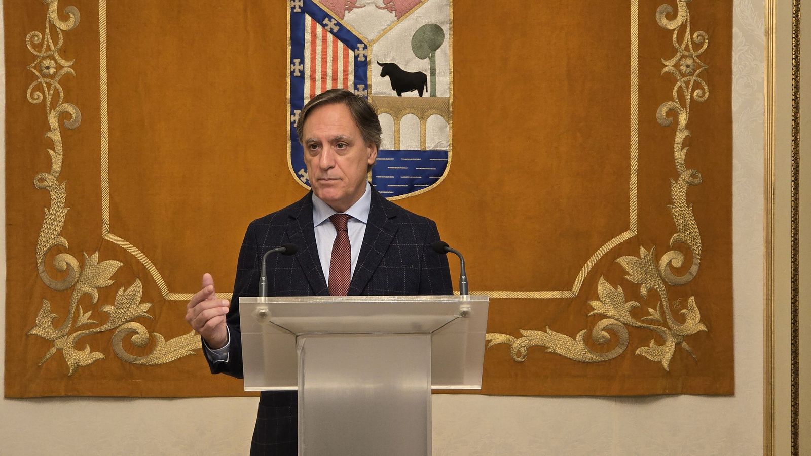 El alcalde de Salamanca, Carlos García Carbayo durante una rueda de prensa