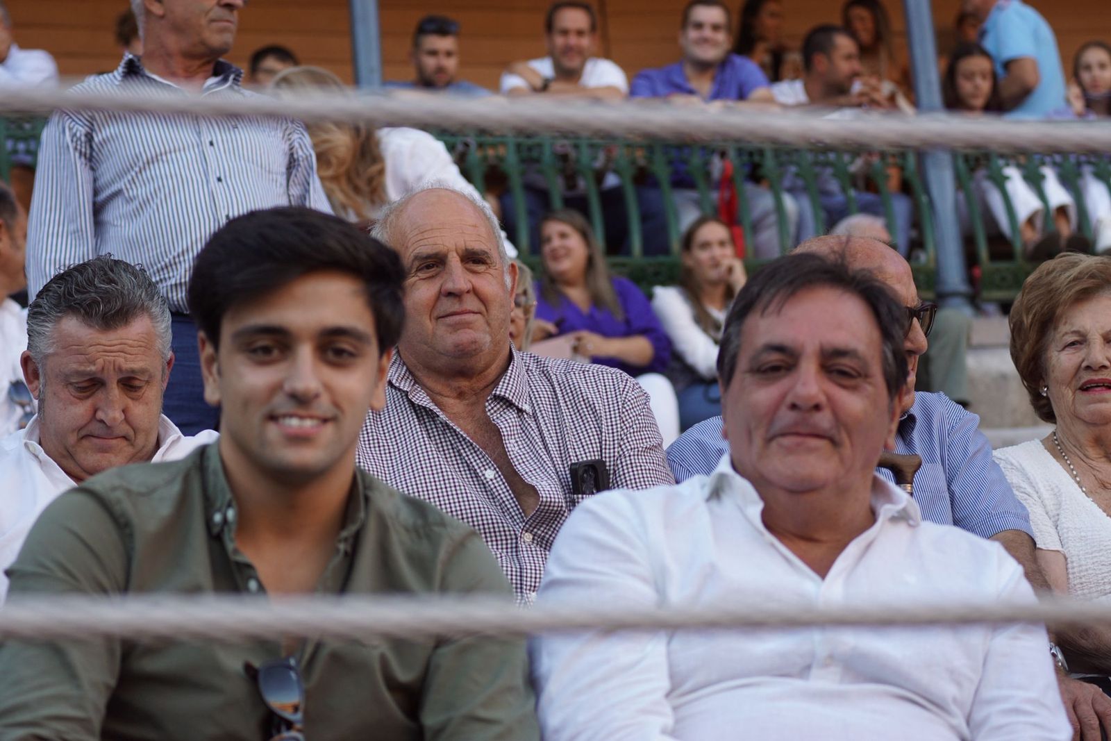 Así se ha vivido la primera corrida de la feria 2025 en La Glorieta: imágenes del ambiente en los tendidos y en el patio de cuadrillas