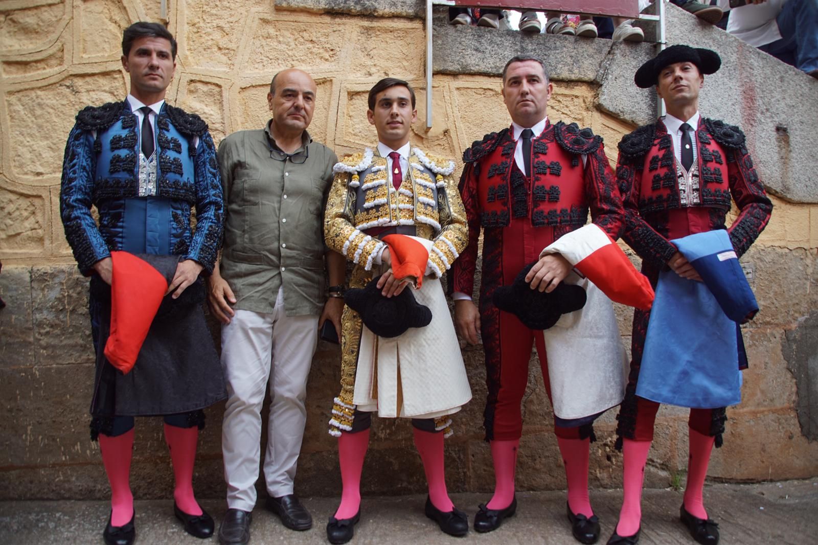 Gran ambiente en La Glorieta para la tarde de toros de Morante de la Puebla, Ismael Martín y Marco Pérez