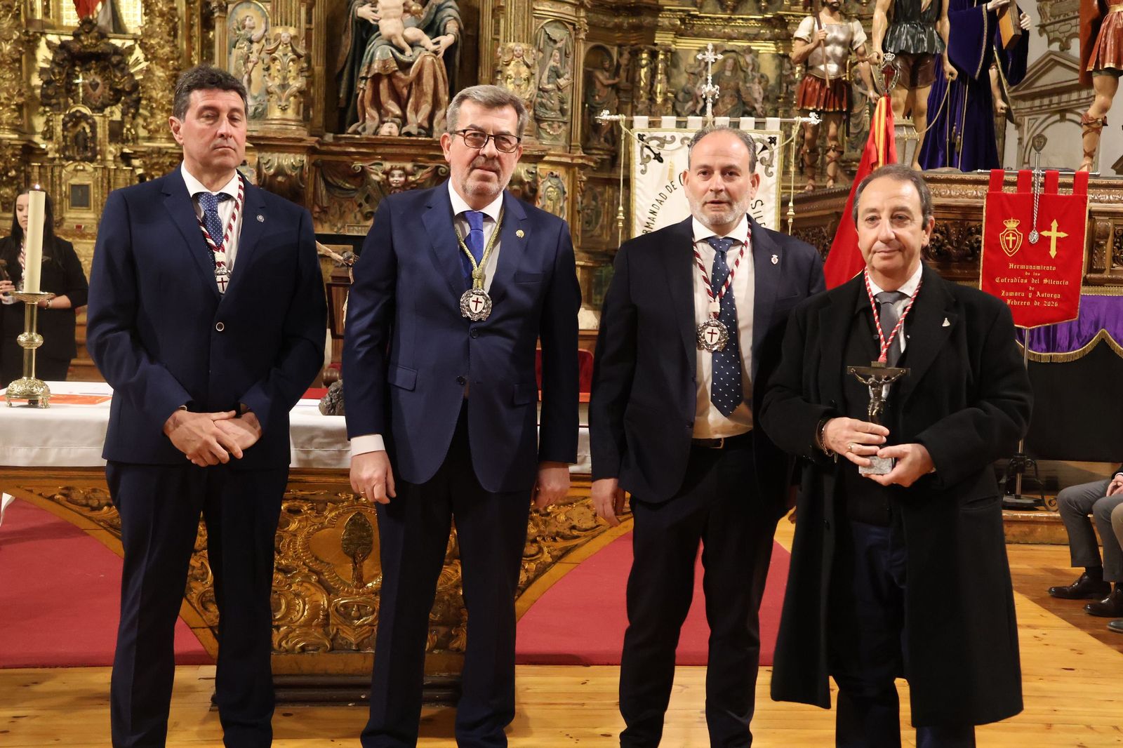 GALERÍA | Silencio rito entrada